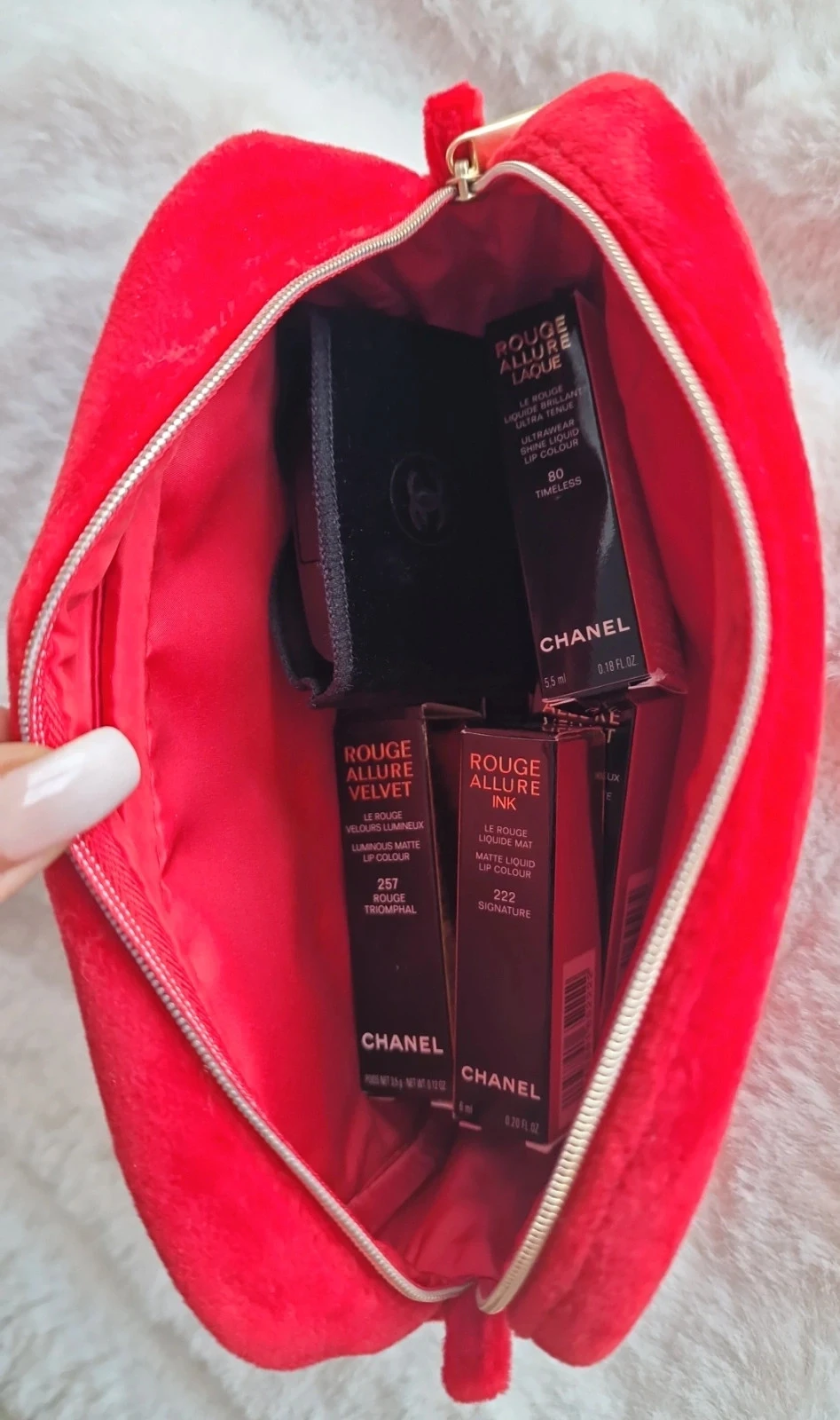 Chanel Makeup red velvet pencil case – Brand new – VIP gift – photo 10